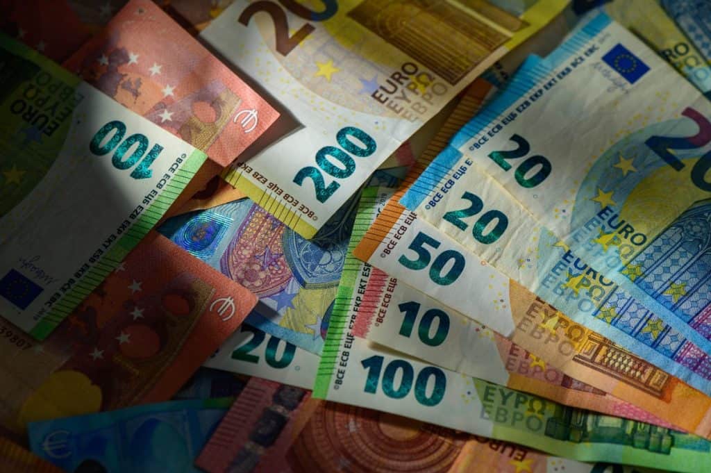 Uloga štednje u dugoročnom financijskom planiranju Uloga štednje u dugoročnom financijskom planiranju