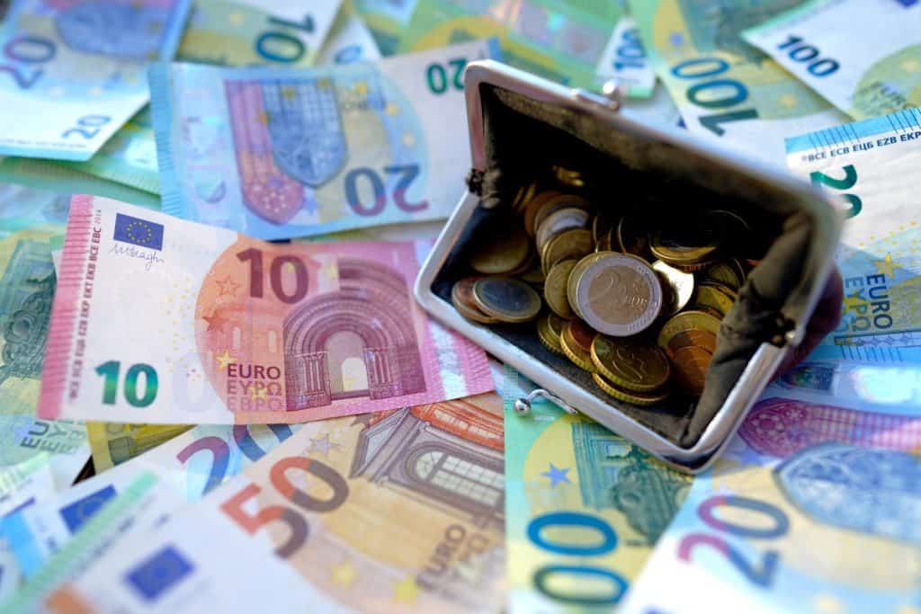 Digitalna transformacija banaka i što ona znači za korisnike Digitalna transformacija banaka i što ona znači za korisnike